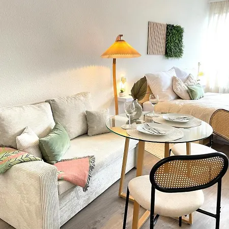 Apartment W&d Living-tete De Fleur-balkon Ueber Schlossarkaden *
